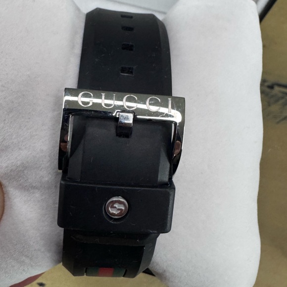Gucci Sync Stainless Steel Rubber Strap Watch - Picture 5 of 9